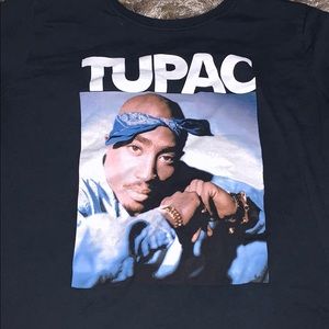 Black Tupac shirt